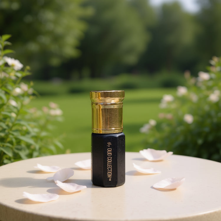 Fresh green notes, florals, honeyed warmth, soft woods, musk